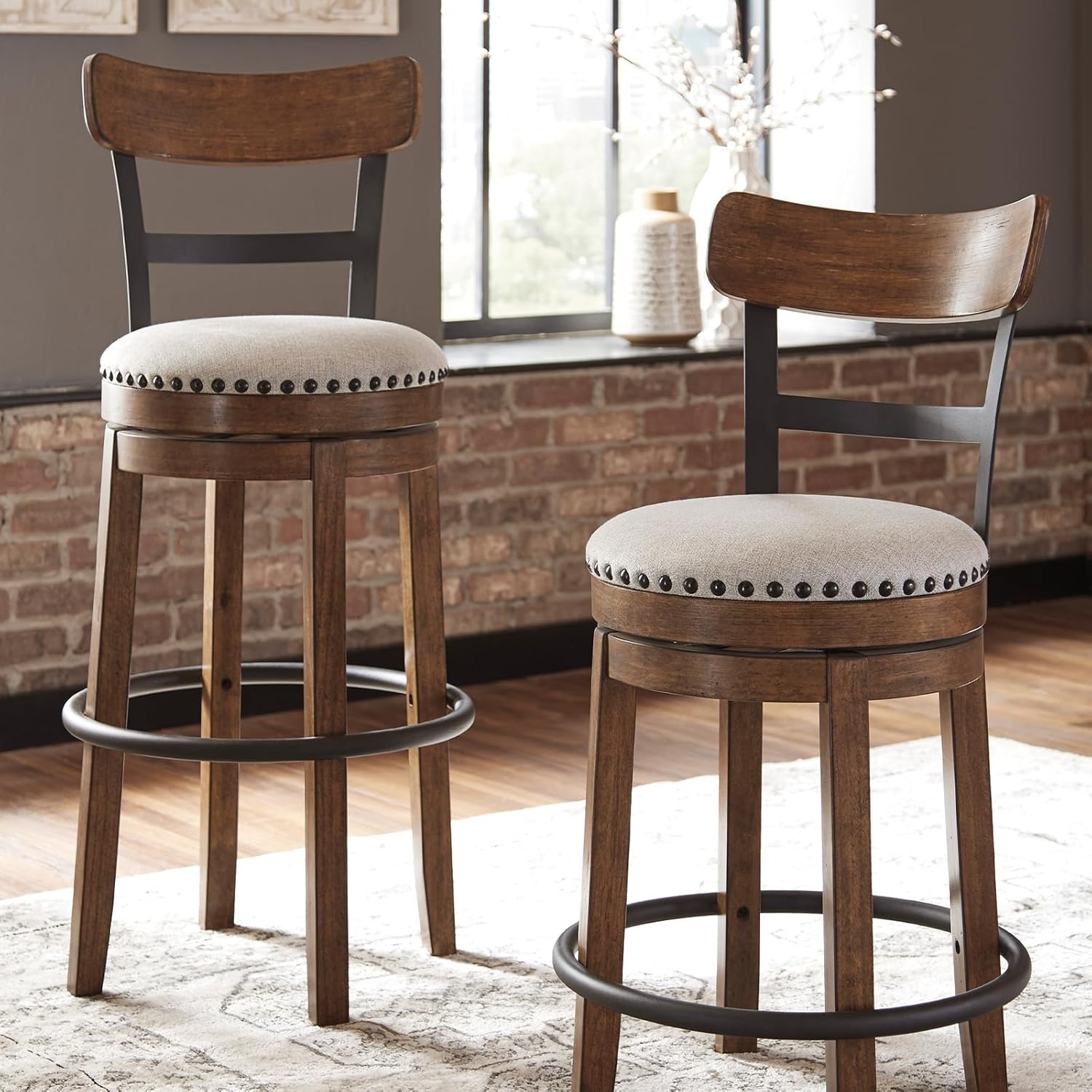 Valebeck Rustic Farmhouse Swivel Bar Stool – 24.5″ Counter Height, 360° Swivel Metal & Wood Frame, Polyester Upholstery