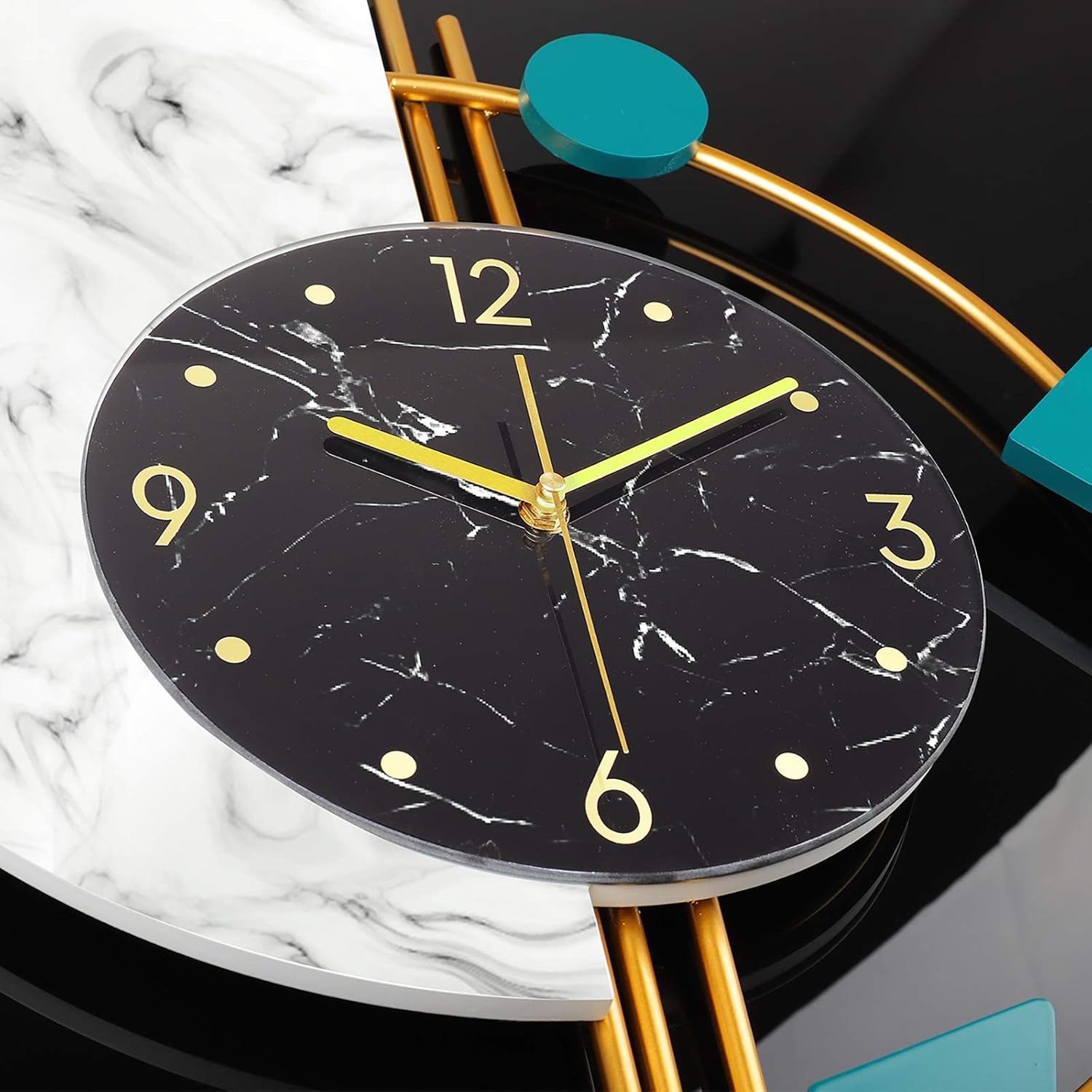 Large Wall Clocks Battery Operated Silent Non-Ticking Modern Clock for Living Room Bedroom Office Kitchen Home Decor Metal Glass Wall Decoration for Indoor House, 19 * 22in